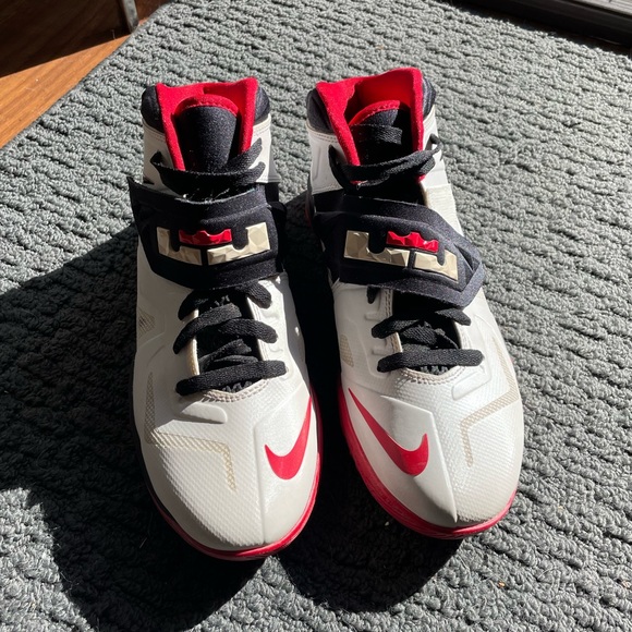 Nike Lebron James Soldier 7 Basketball Shoes - black white and red - Picture 2 of 5